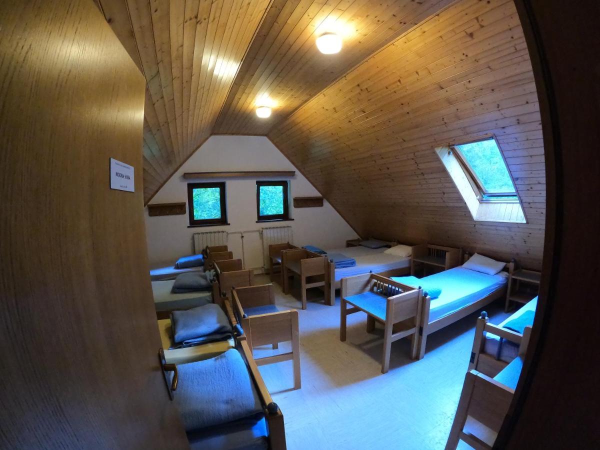 A Pousada Pus Bavsica Log pod Mangartom Exterior foto